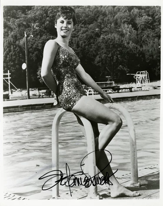 Stefanie Powers autograph