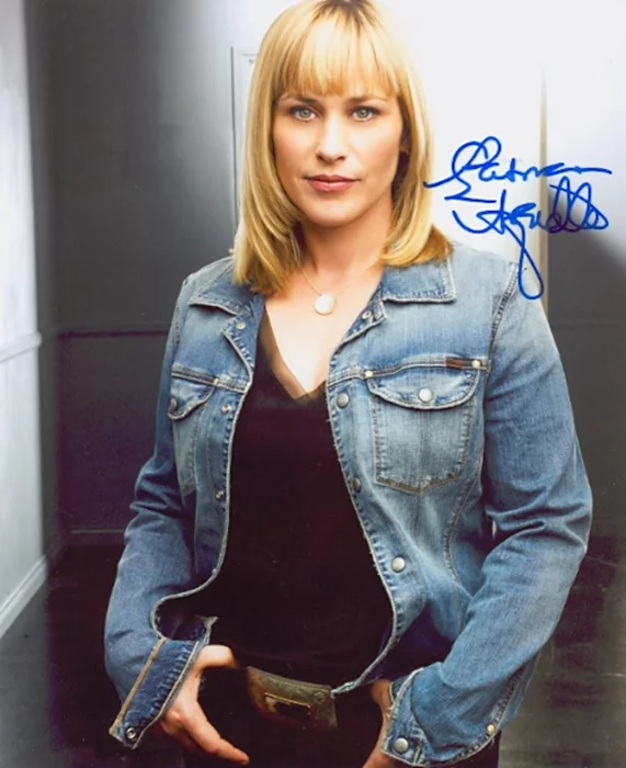 Patricia Arquette autograph