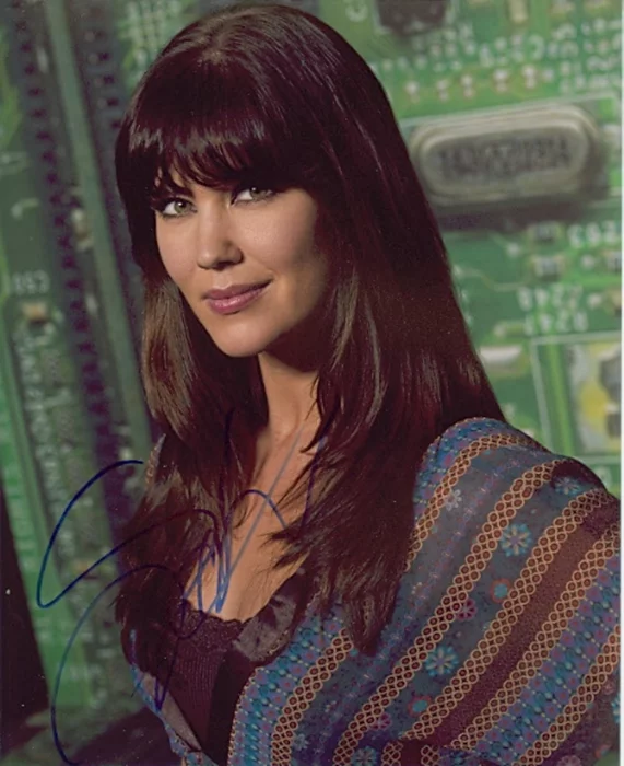 Sarah Lancaster autograph