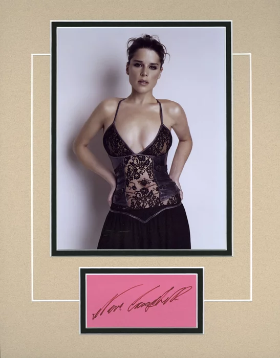 Neve Campbell autograph