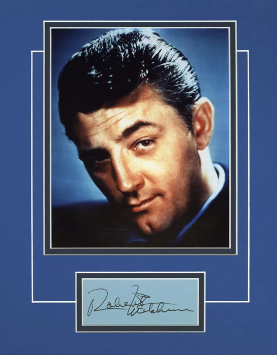 Robert Mitchum autograph