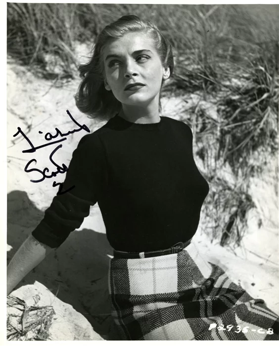 Lizabeth Scott autograph