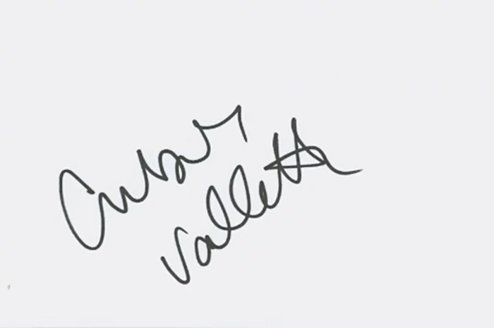 Amber Valletta autograph