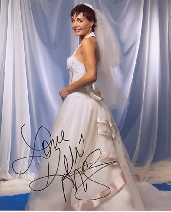 Kelli McCarty autograph