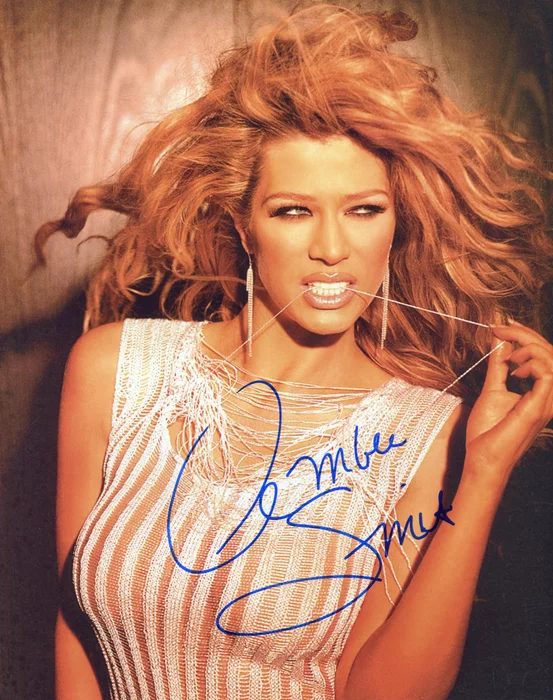 Amber Smith autograph