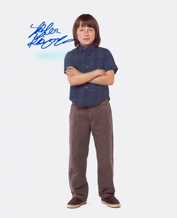 Skyler Gisondo autograph