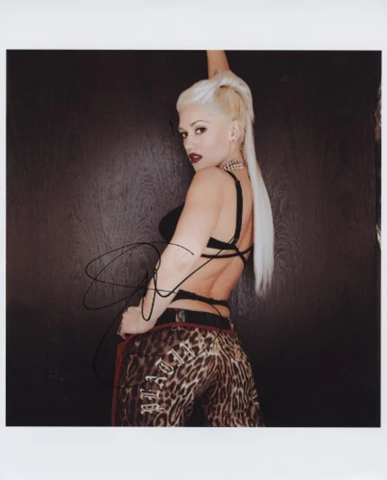 Gwen Stefani autograph