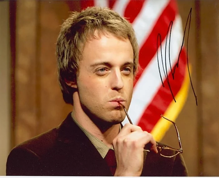 Joshua Leonard autograph