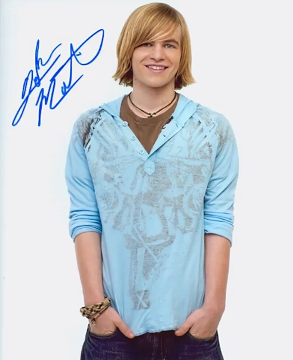 Graham Patrick Martin autograph