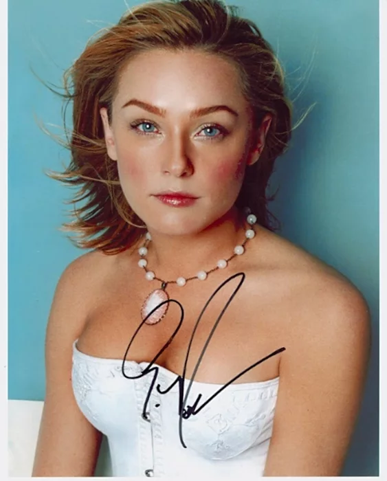 Elisabeth Rohm autograph