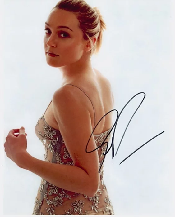 Elisabeth Rohm autograph
