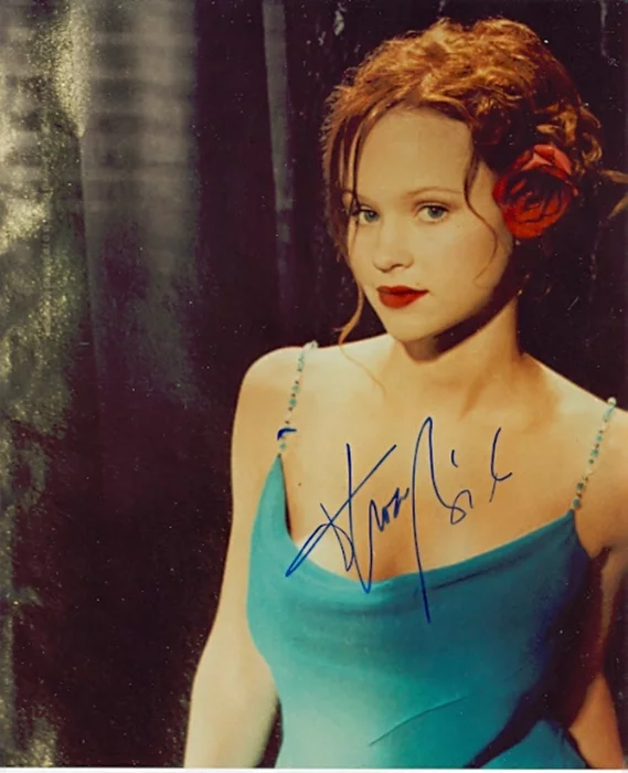 Thora Birch autograph