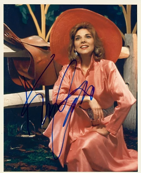Kim Cattrall autograph