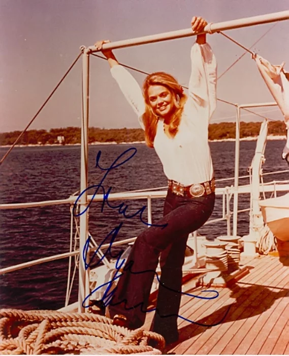 Dyan Cannon autograph