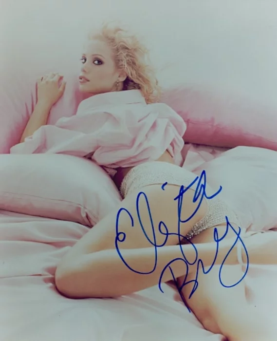 Elizabeth Berkley autograph