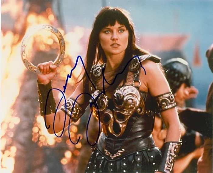 Lucy Lawless autograph