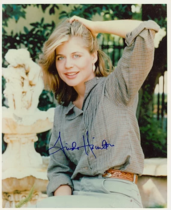 Linda Hamilton autograph