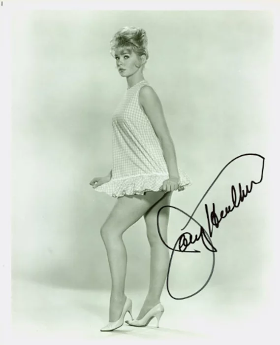 Joey Heatherton autograph