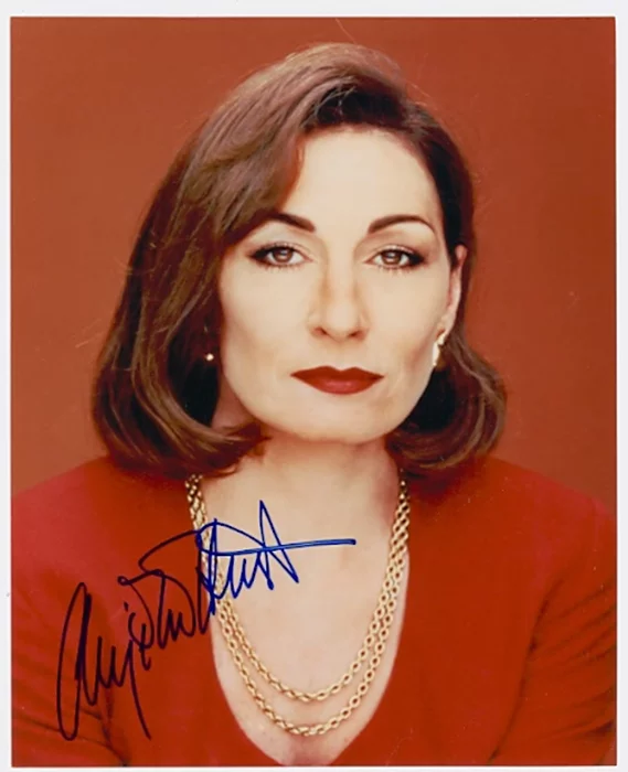 Anjelica Huston autograph