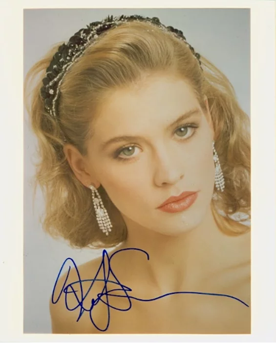 Kristy Swanson autograph