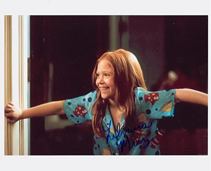 Liliana Mumy autograph