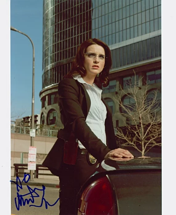Michelle Hicks autograph