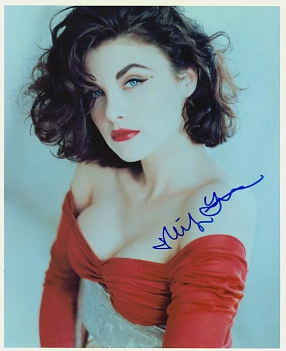 Sherilynn Fenn autograph