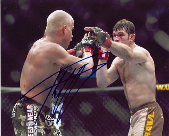 Tito Ortiz autograph