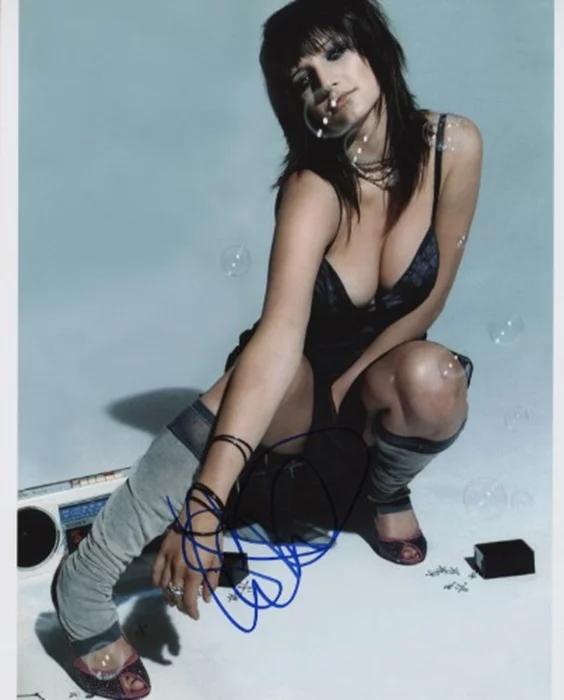Ashlee Simpson autograph