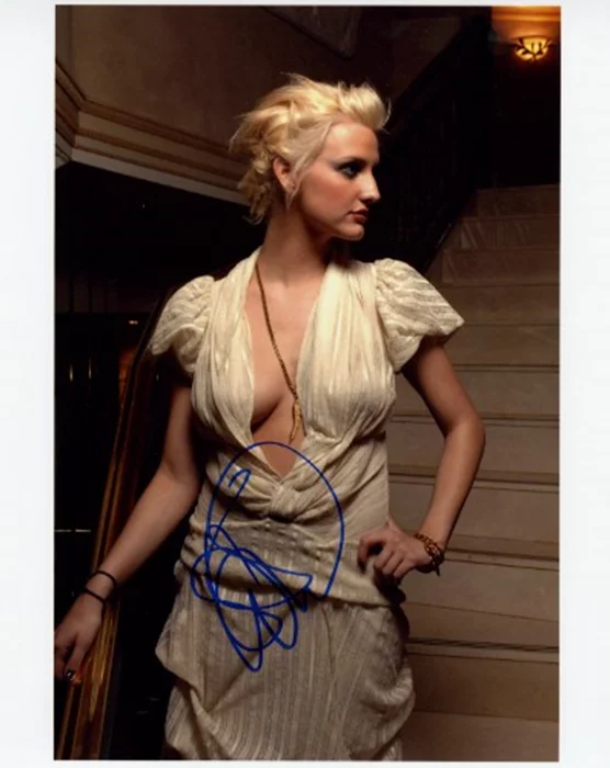 Ashlee Simpson autograph