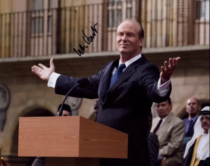 William Hurt autograph