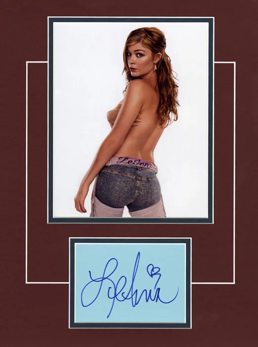 Leann Rimes autograph
