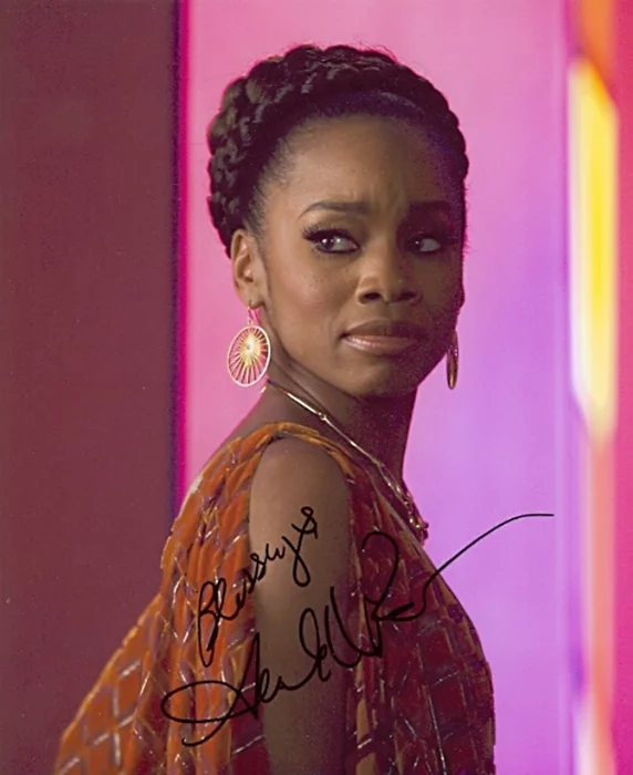 Anika Noni Rose autograph