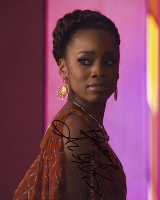 Anika Noni Rose autograph