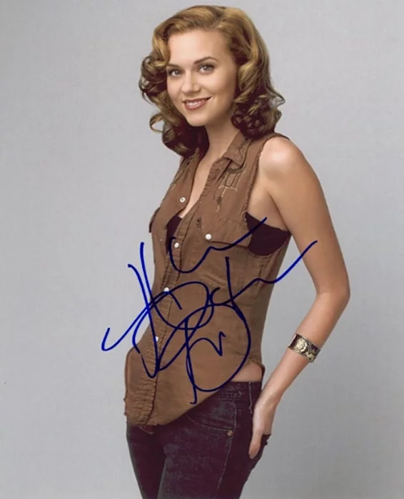 Hilarie Burton autograph