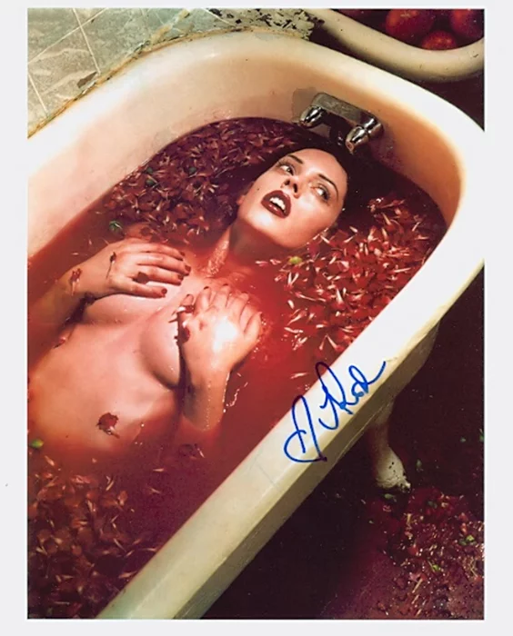 Rose McGowan autograph