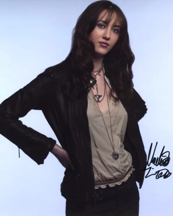 Madeline Zima autograph