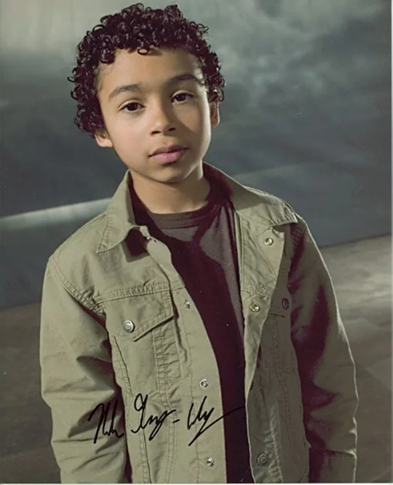 Noah Gray-Cabey autograph