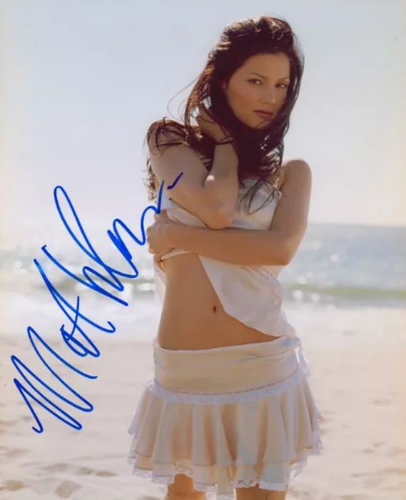 Natassia Malthe autograph
