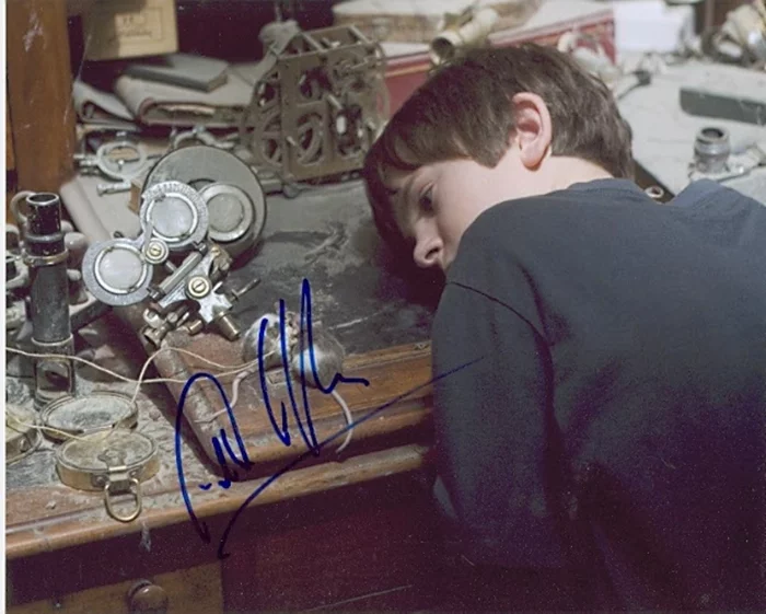 Freddie Highmore autograph