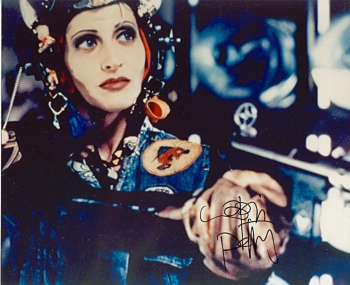 Lori Petty autograph