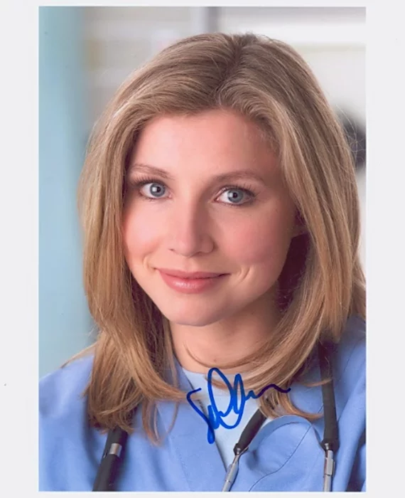 Sarah Chalke autograph