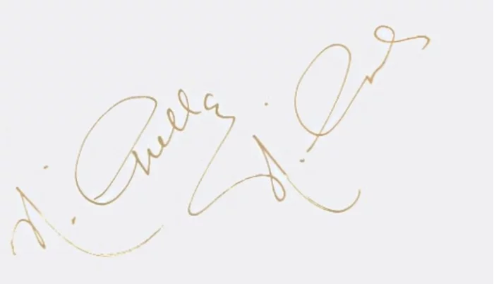 Nichelle Nichols autograph
