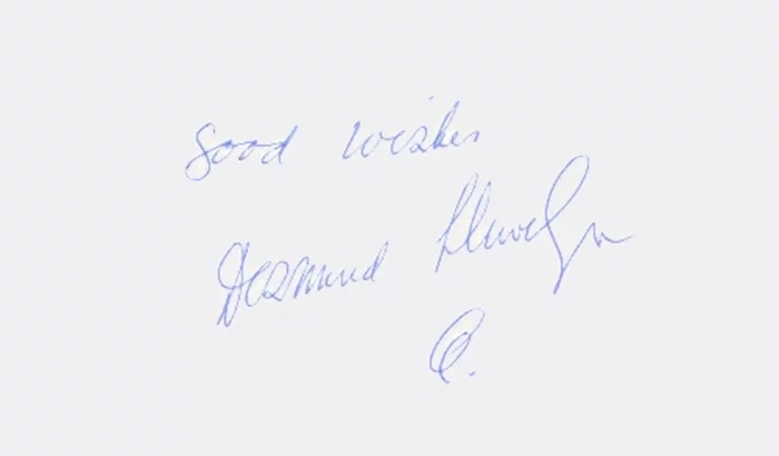 Desmond Llewelyn autograph