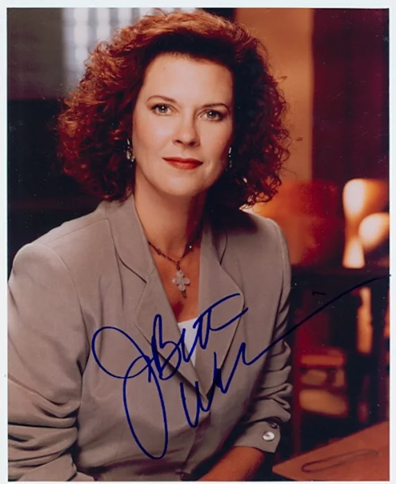 JoBeth Williams autograph