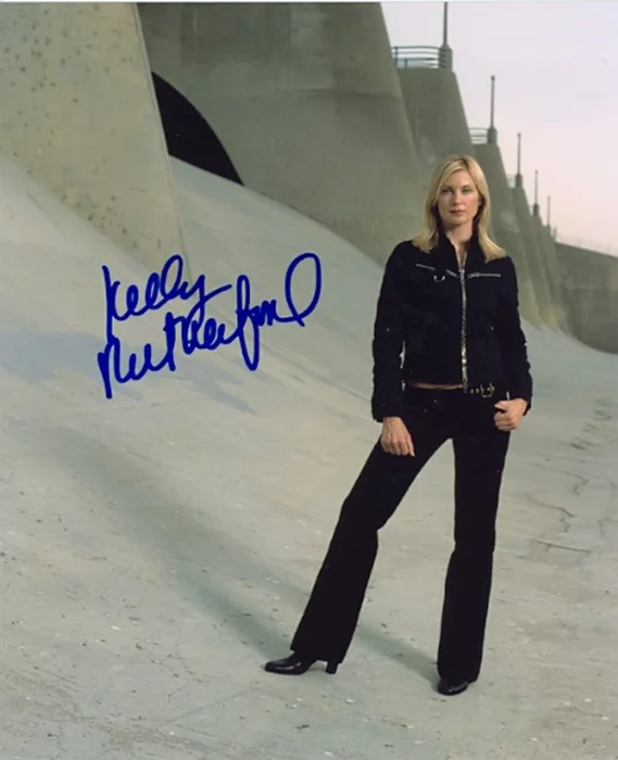 Kelly Rutherford autograph