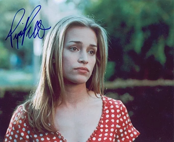 Piper Perabo autograph