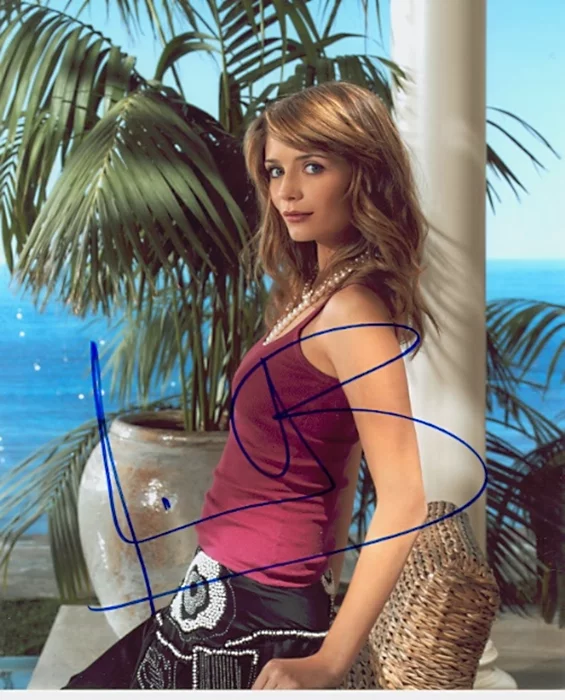 Mischa Barton autograph