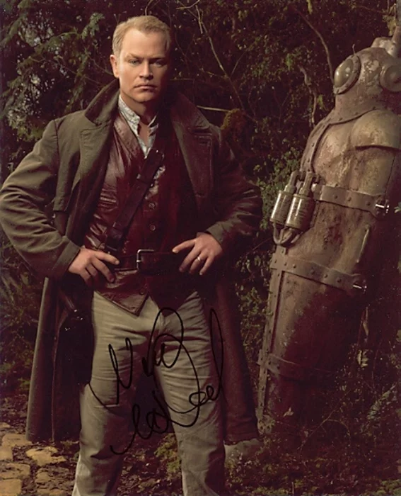 Neal McDonough autograph