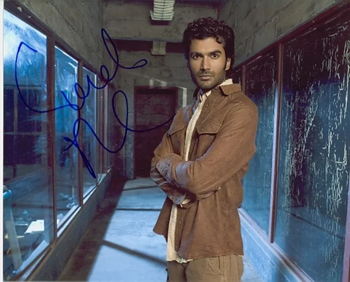 Sendhil Ramamurthy autograph
